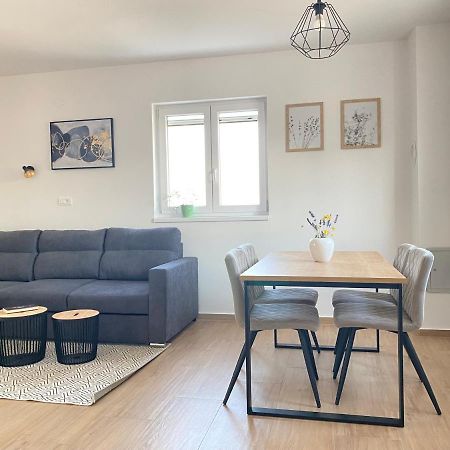 Apartments Rising Sun, Razanac Ngoại thất bức ảnh