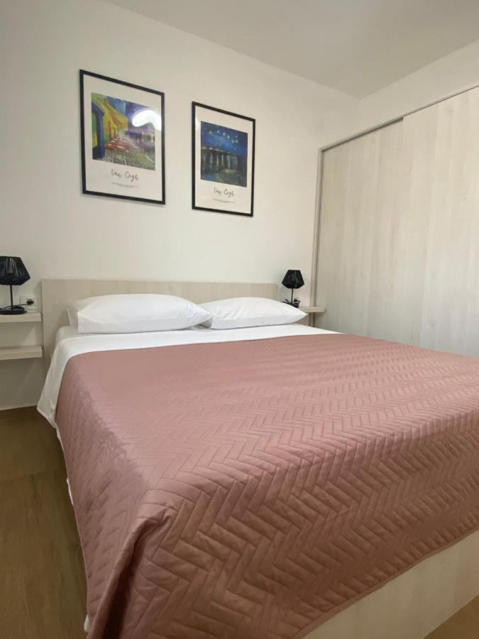 Apartments Rising Sun, Razanac Ngoại thất bức ảnh